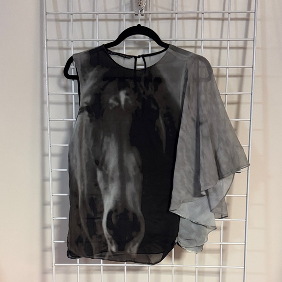 ZARA Elegant Black and Gray Women's Flowy Top Size Xsmall - Picture 2 of 4
